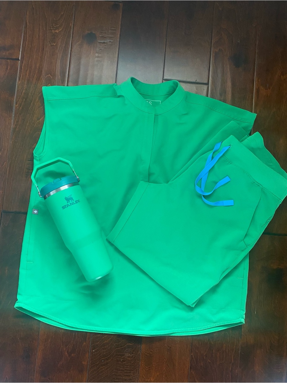 FIGS Emerald Green Scrub Top and Pants with Blue Drawstring
